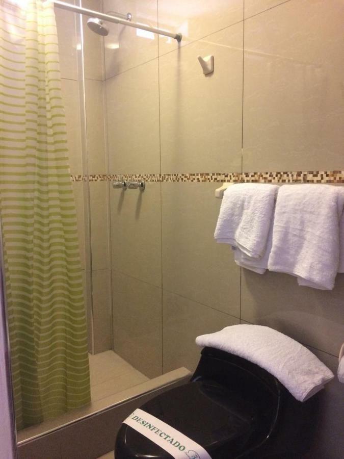 Tariri Hotel Pucallpa Bagian luar foto